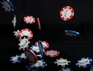 尊龙凯时视角：围棋与国际象棋的全面对比，哪种智力竞技更适合你？