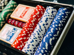 尊龙凯时带你探索围棋实战技巧：安卓端高效学习与思路升级指南